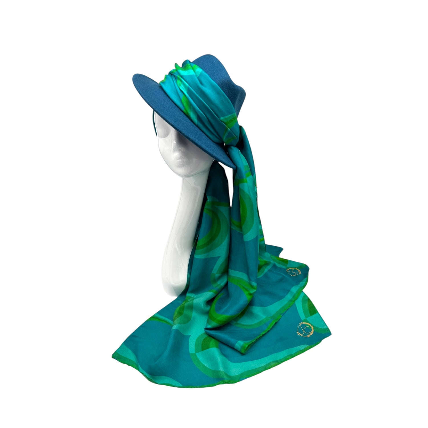 SCARVES & FEDORAS – Julia Clancey Luxury Resort